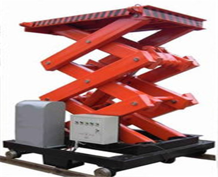 高空作業(yè)車(chē)